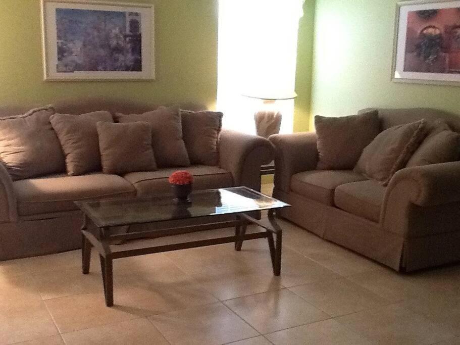 Villa 4br/3ba Area Luxury With Pool/spa